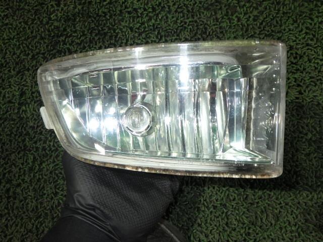 Right Fog Light TOYOTA Mark II 2003 TA-GX110 8137522030